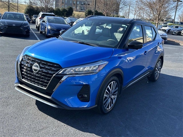 2023 Nissan Kicks SR
