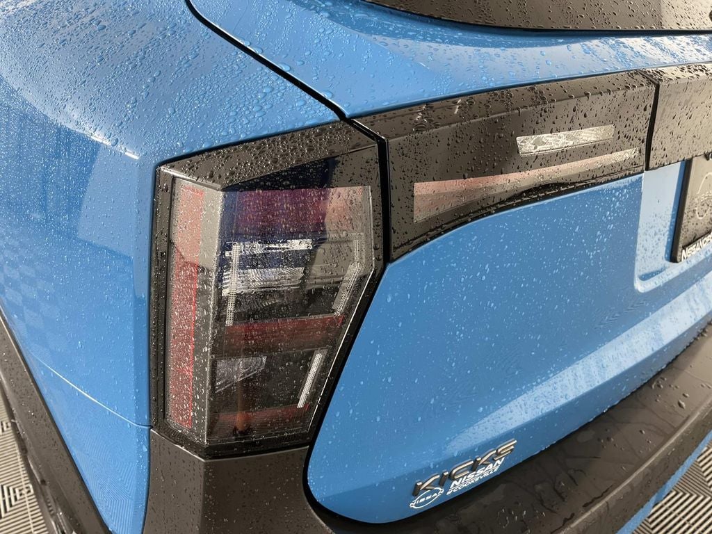 2025 Nissan Kicks SR
