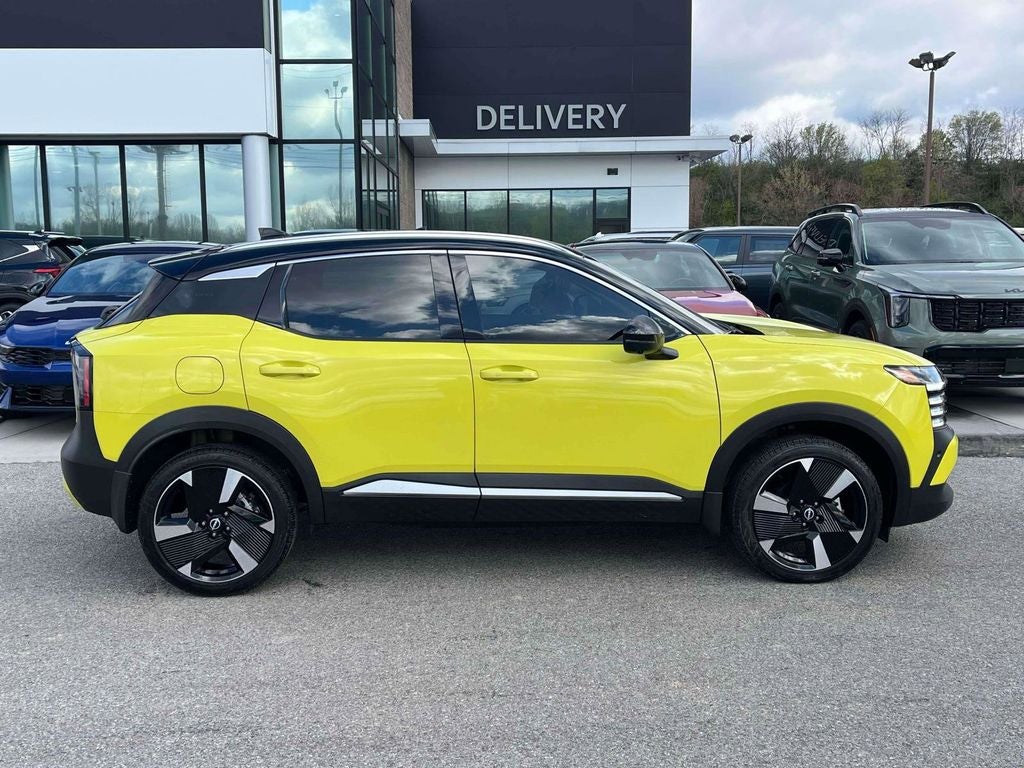 2025 Nissan Kicks SR