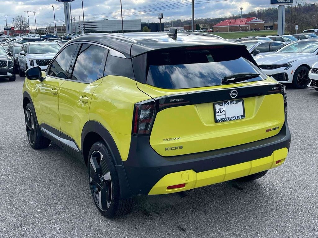 2025 Nissan Kicks SR