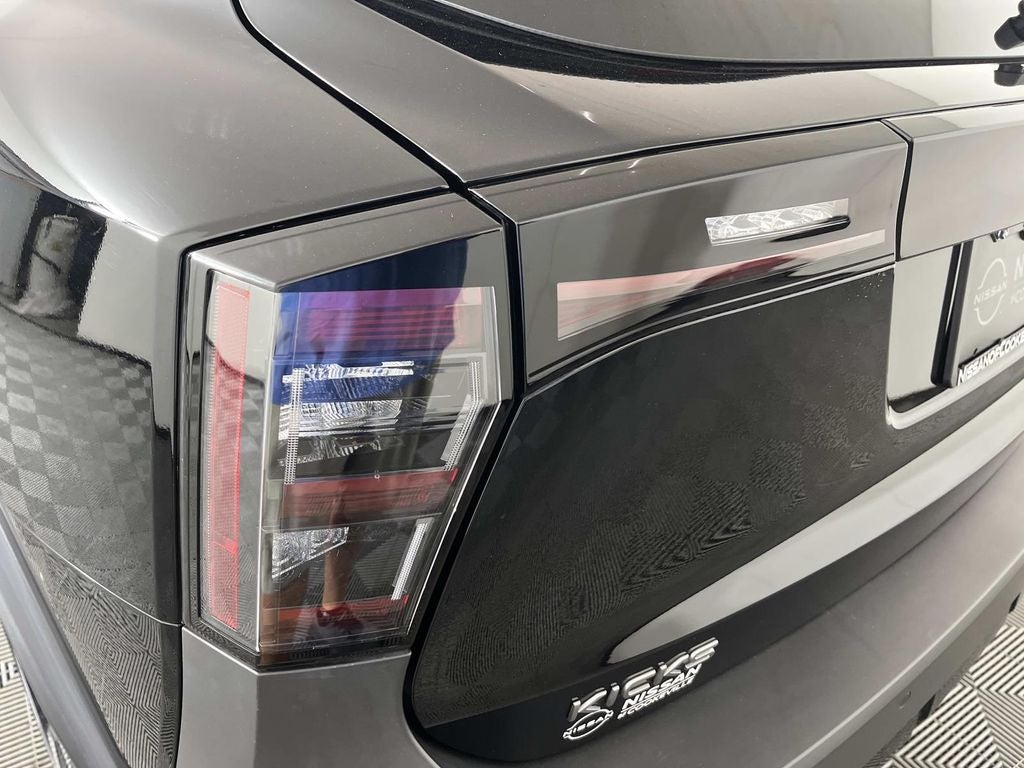 2025 Nissan Kicks SR