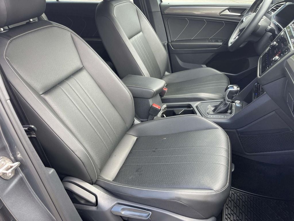 2023 Volkswagen Tiguan SE R-Line Black