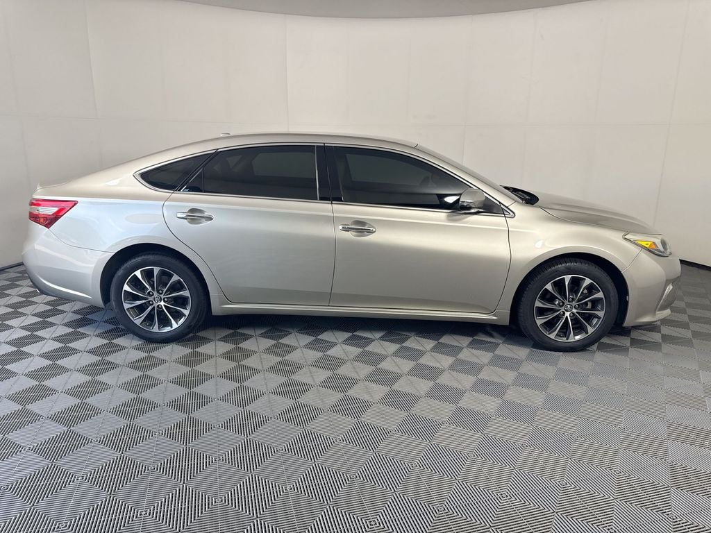2017 Toyota Avalon XLE