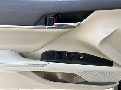 2022 Toyota Camry Hybrid XLE