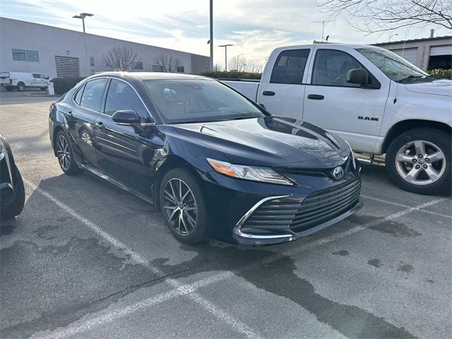 2022 Toyota Camry Hybrid XLE