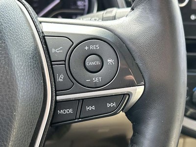 2022 Toyota Camry Hybrid XLE