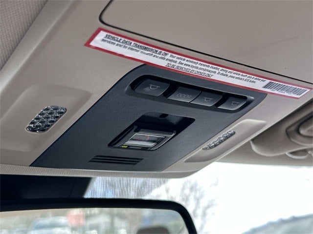 2022 Toyota Camry Hybrid XLE