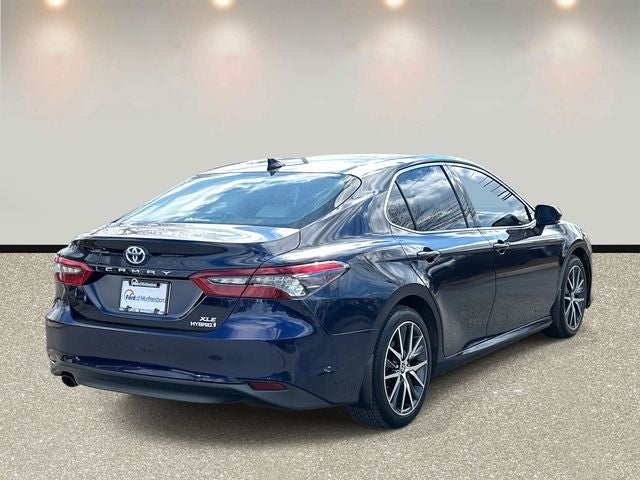 2022 Toyota Camry Hybrid XLE