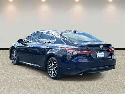 2022 Toyota Camry Hybrid XLE