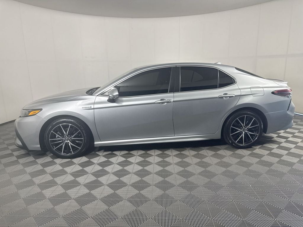 2021 Toyota Camry Hybrid SE