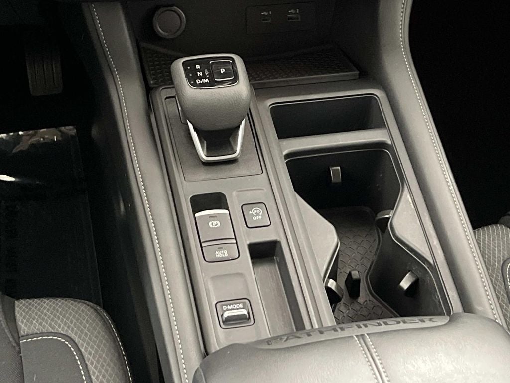 2025 Nissan Pathfinder S