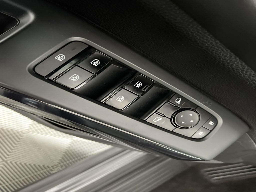 2023 Nissan Pathfinder S