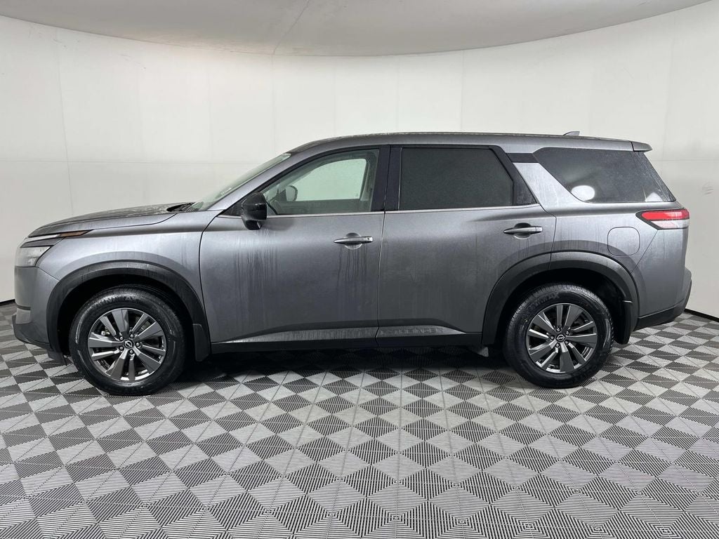 2023 Nissan Pathfinder S