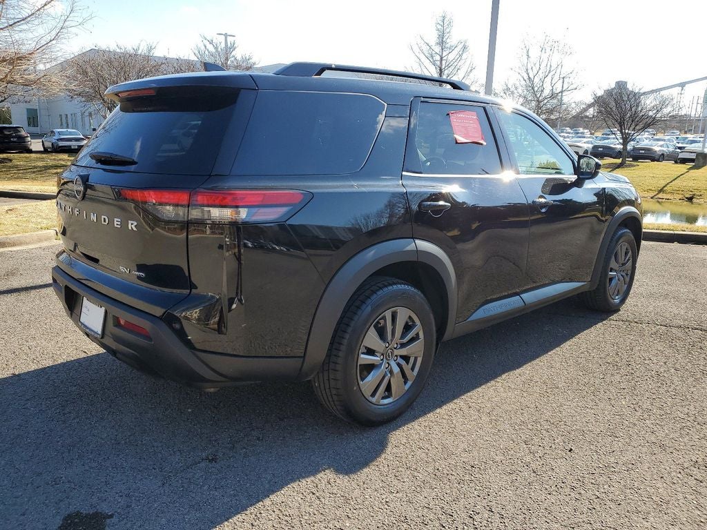 2024 Nissan Pathfinder SV