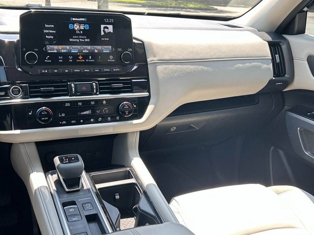 2024 Nissan Pathfinder SL