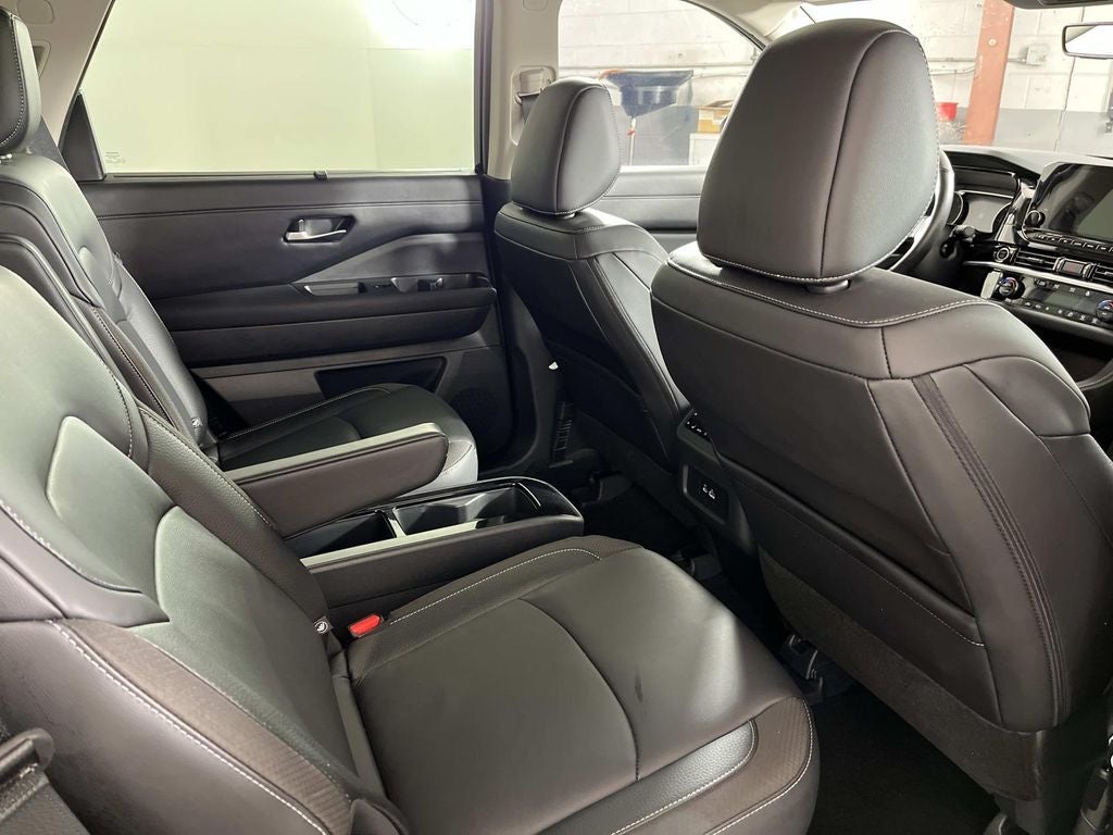 2024 Nissan Pathfinder SL