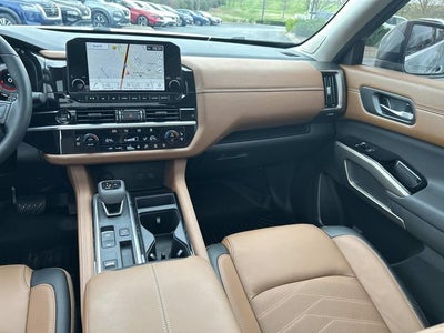 2025 Nissan Pathfinder Platinum