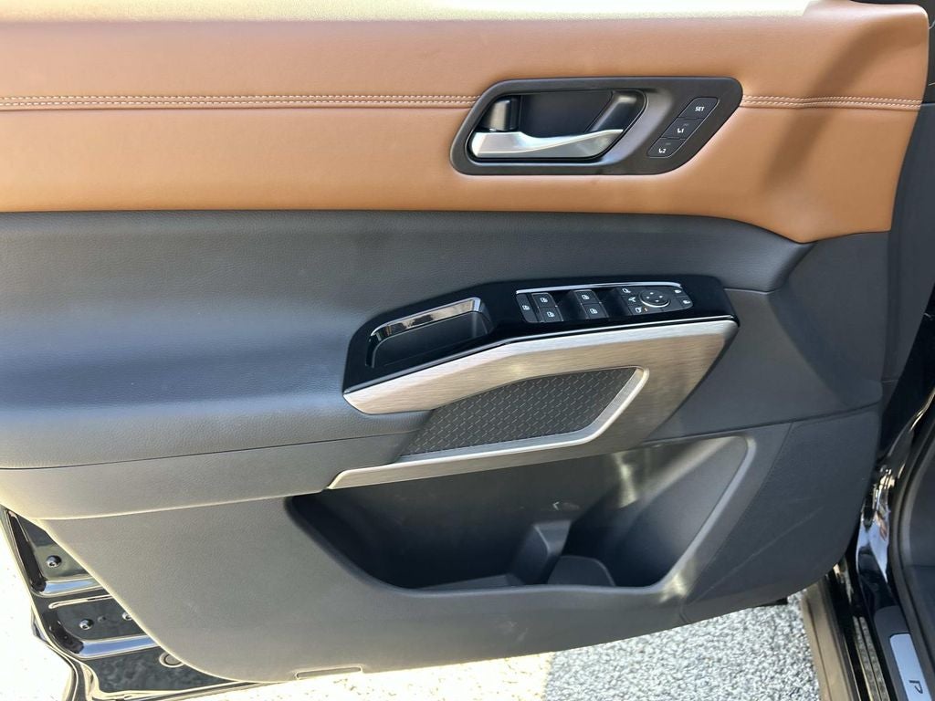 2023 Nissan Pathfinder Platinum