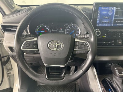 2021 Toyota Highlander Hybrid Platinum