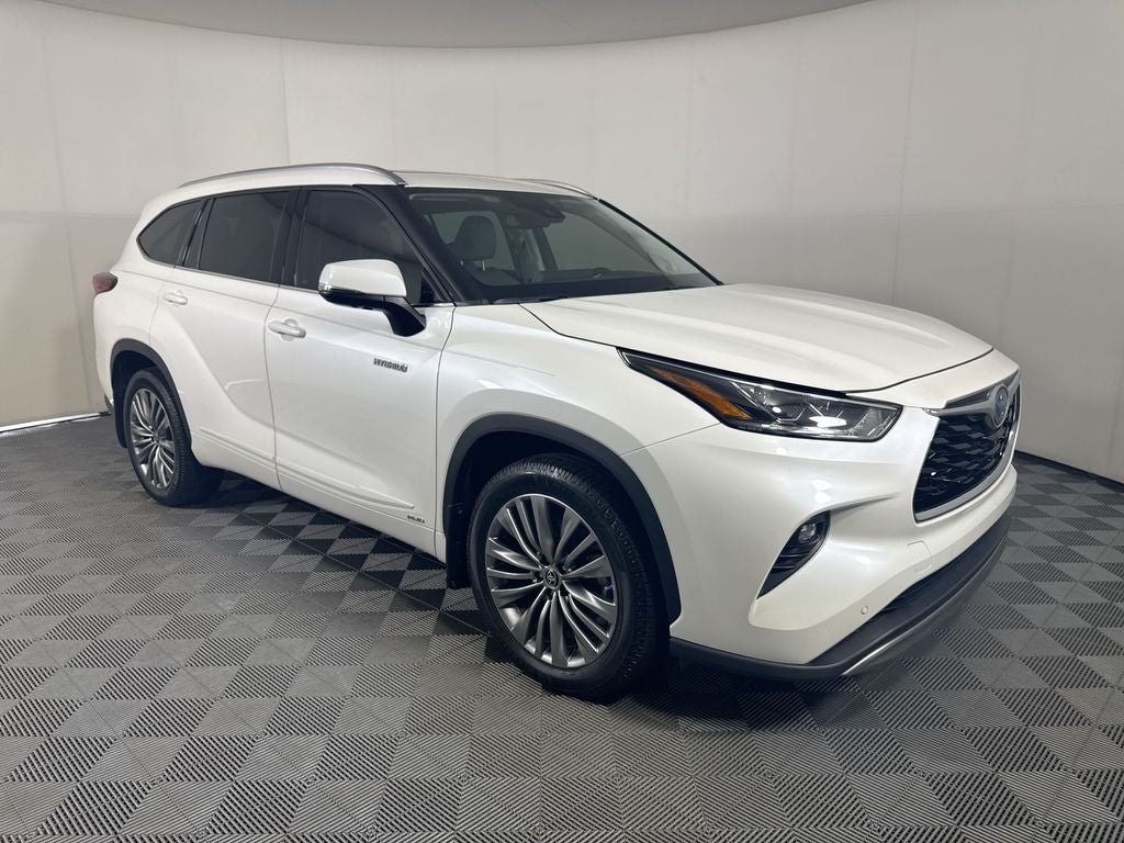 2021 Toyota Highlander Hybrid Platinum