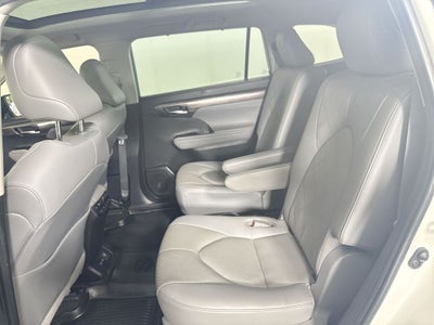 2021 Toyota Highlander Hybrid Platinum