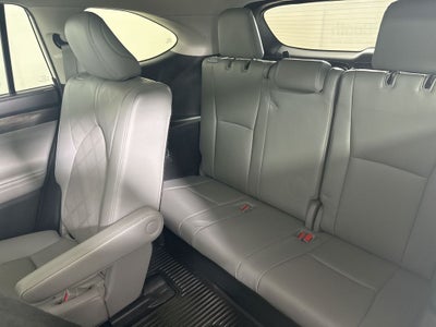 2021 Toyota Highlander Hybrid Platinum