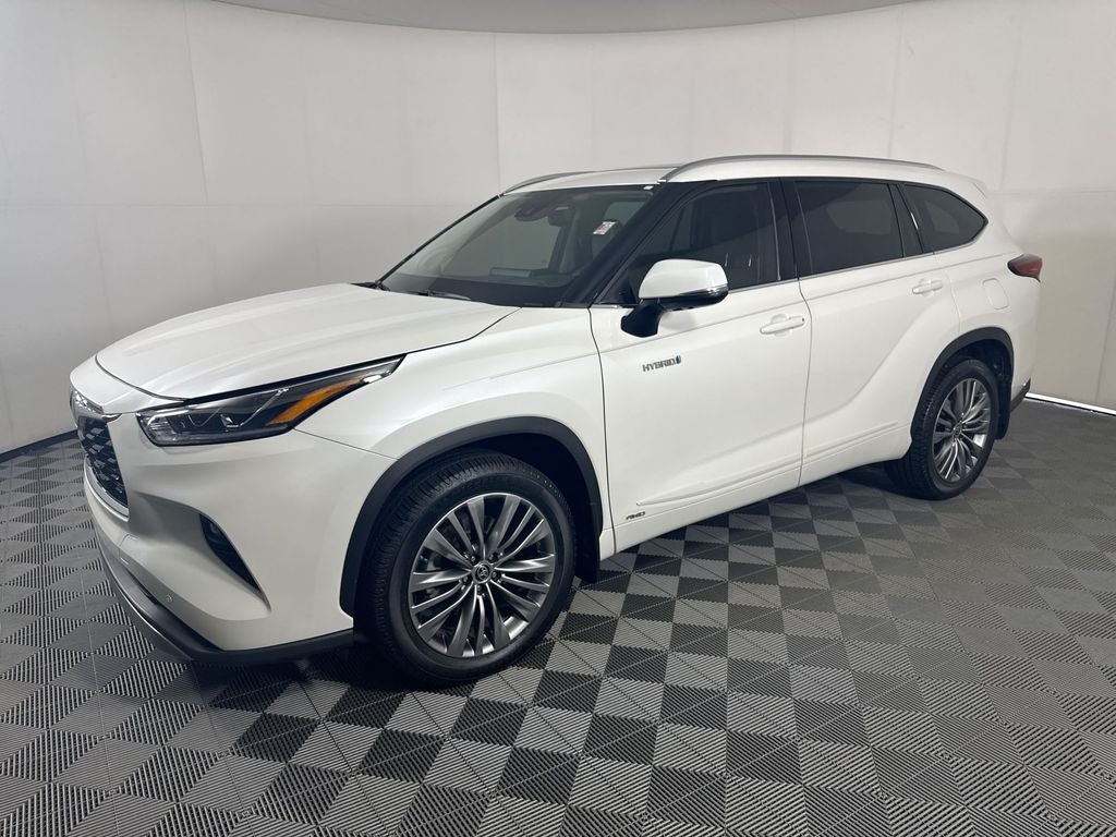 2021 Toyota Highlander Hybrid Platinum