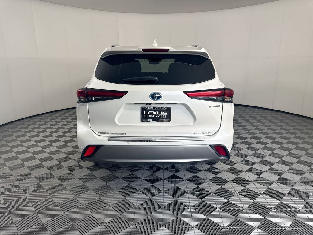 2021 Toyota Highlander Hybrid Platinum