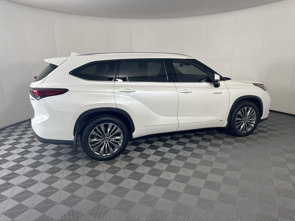 2021 Toyota Highlander Hybrid Platinum