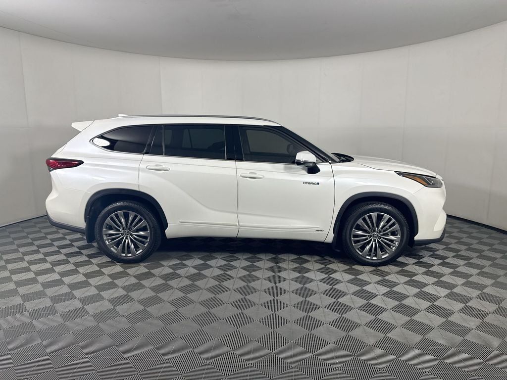 2021 Toyota Highlander Hybrid Platinum