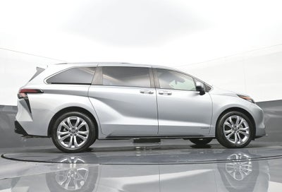 2021 Toyota Sienna Platinum 7 Passenger