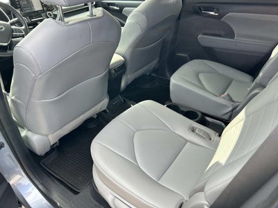 2021 Toyota Highlander Hybrid XLE