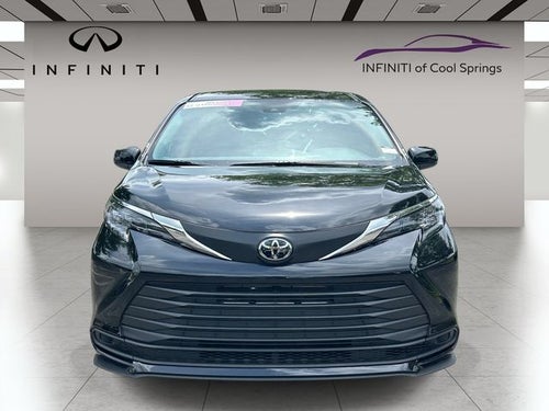 2026 Toyota Sienna LE 8 Passenger