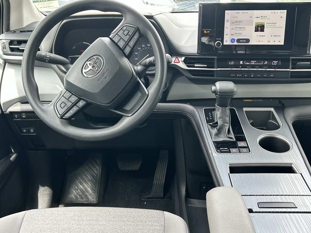 2026 Toyota Sienna LE 8 Passenger