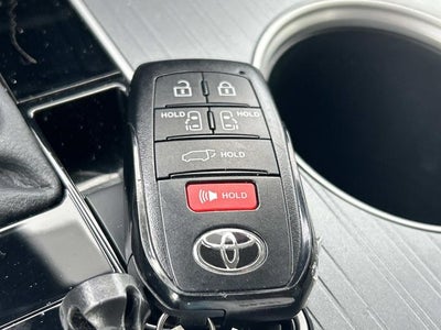 2026 Toyota Sienna LE 8 Passenger