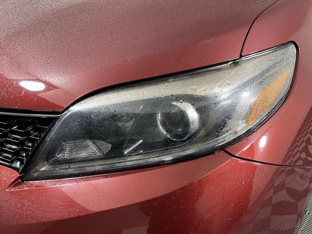 2019 Toyota Sienna SE Premium 8 Passenger