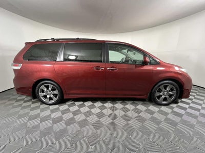 2019 Toyota Sienna SE Premium 8 Passenger