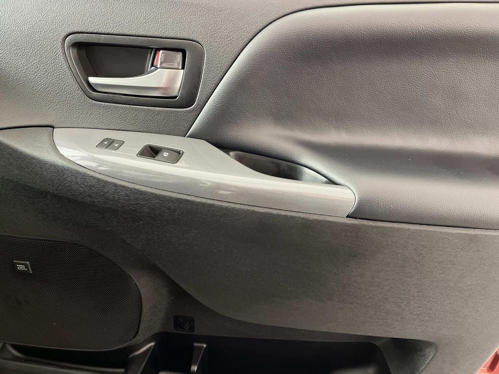2019 Toyota Sienna SE Premium 8 Passenger