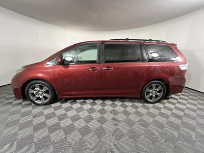 2019 Toyota Sienna SE Premium 8 Passenger
