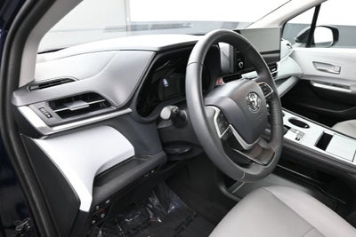 2026 Toyota Sienna XLE 8 Passenger
