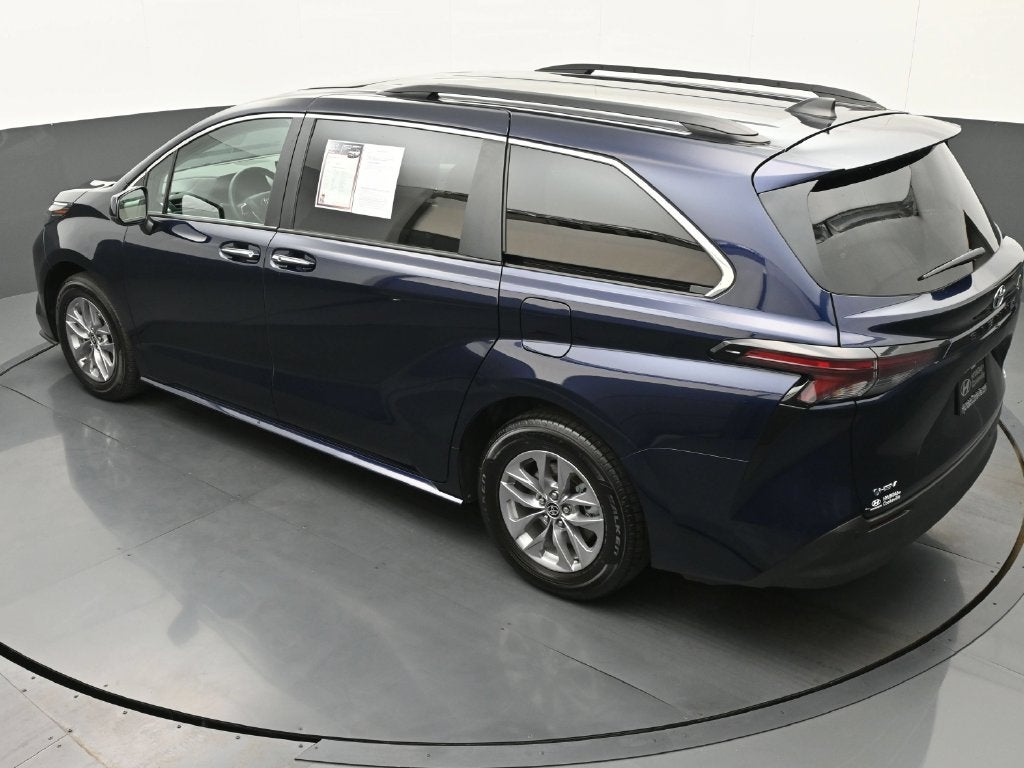 2026 Toyota Sienna XLE 8 Passenger