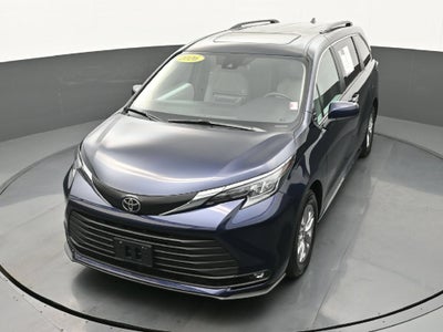 2026 Toyota Sienna XLE 8 Passenger