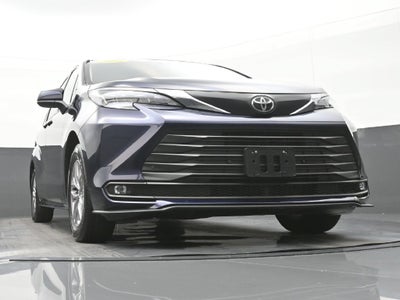 2026 Toyota Sienna XLE 8 Passenger