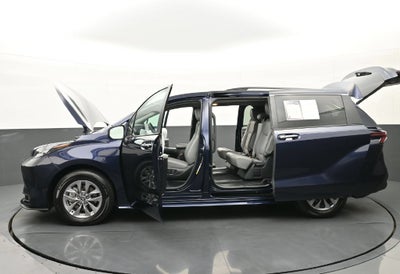 2026 Toyota Sienna XLE 8 Passenger