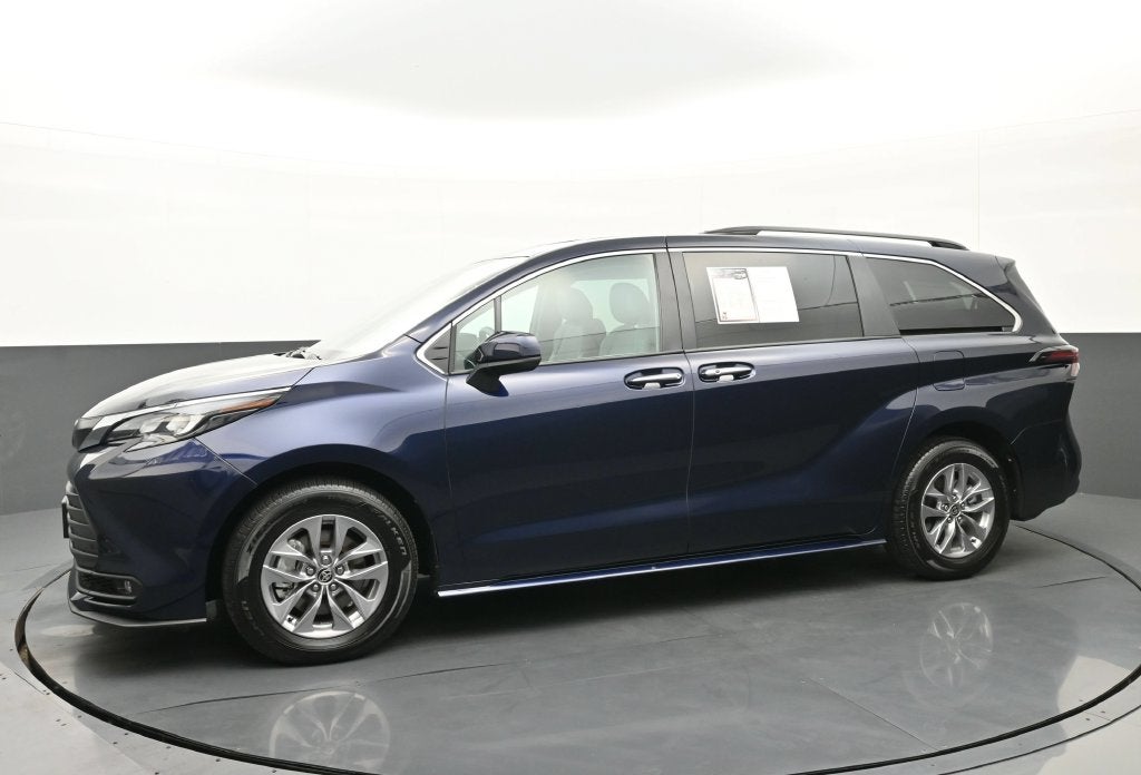 2026 Toyota Sienna XLE 8 Passenger