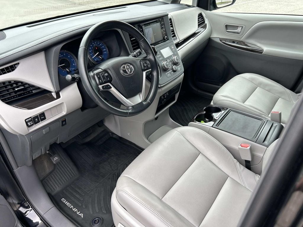2019 Toyota Sienna XLE