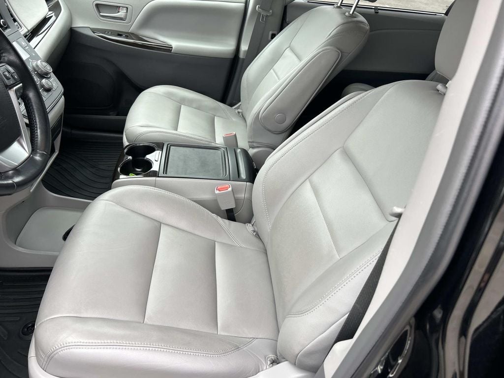 2019 Toyota Sienna XLE