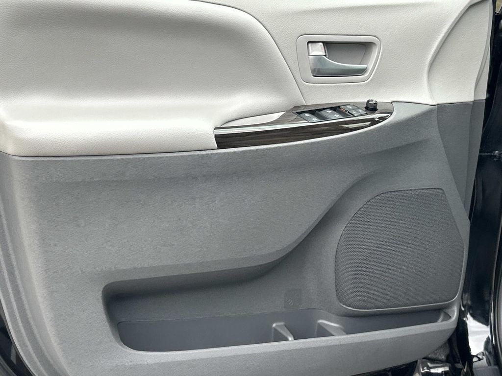 2019 Toyota Sienna XLE