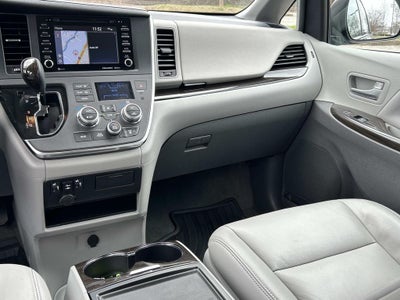 2019 Toyota Sienna XLE