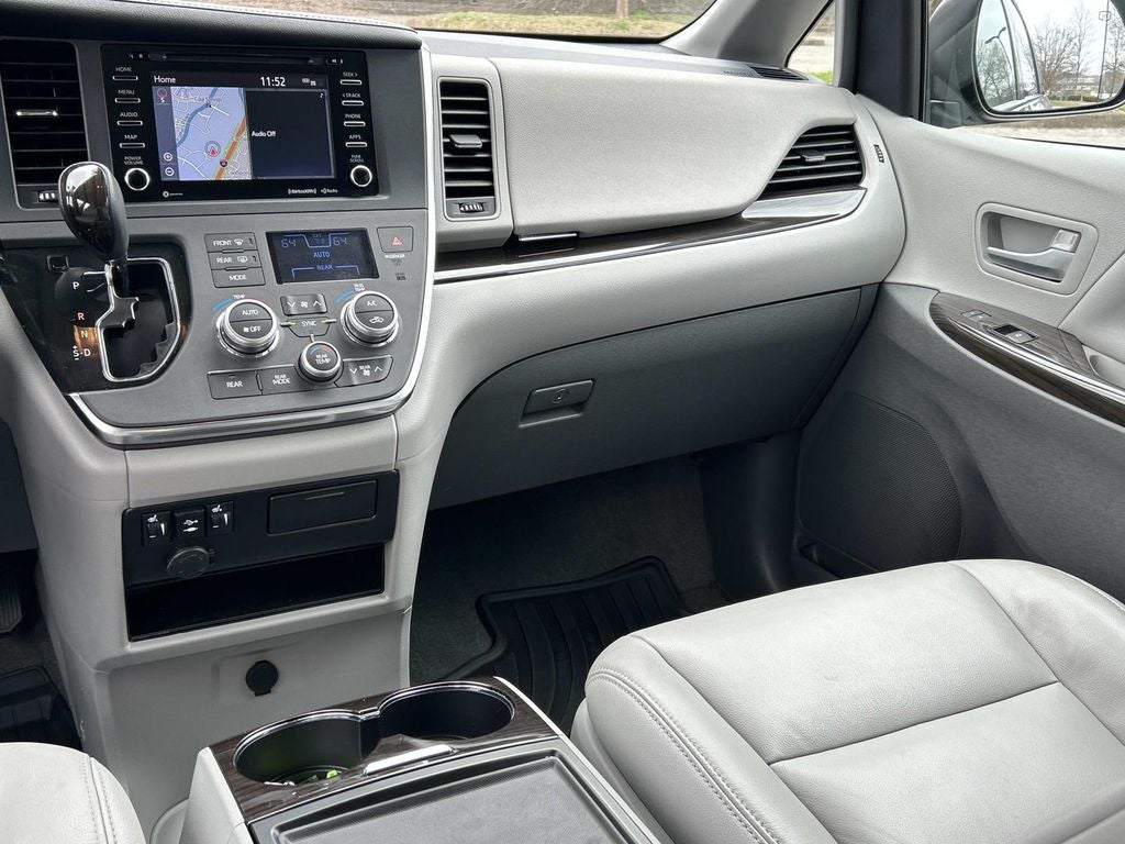2019 Toyota Sienna XLE